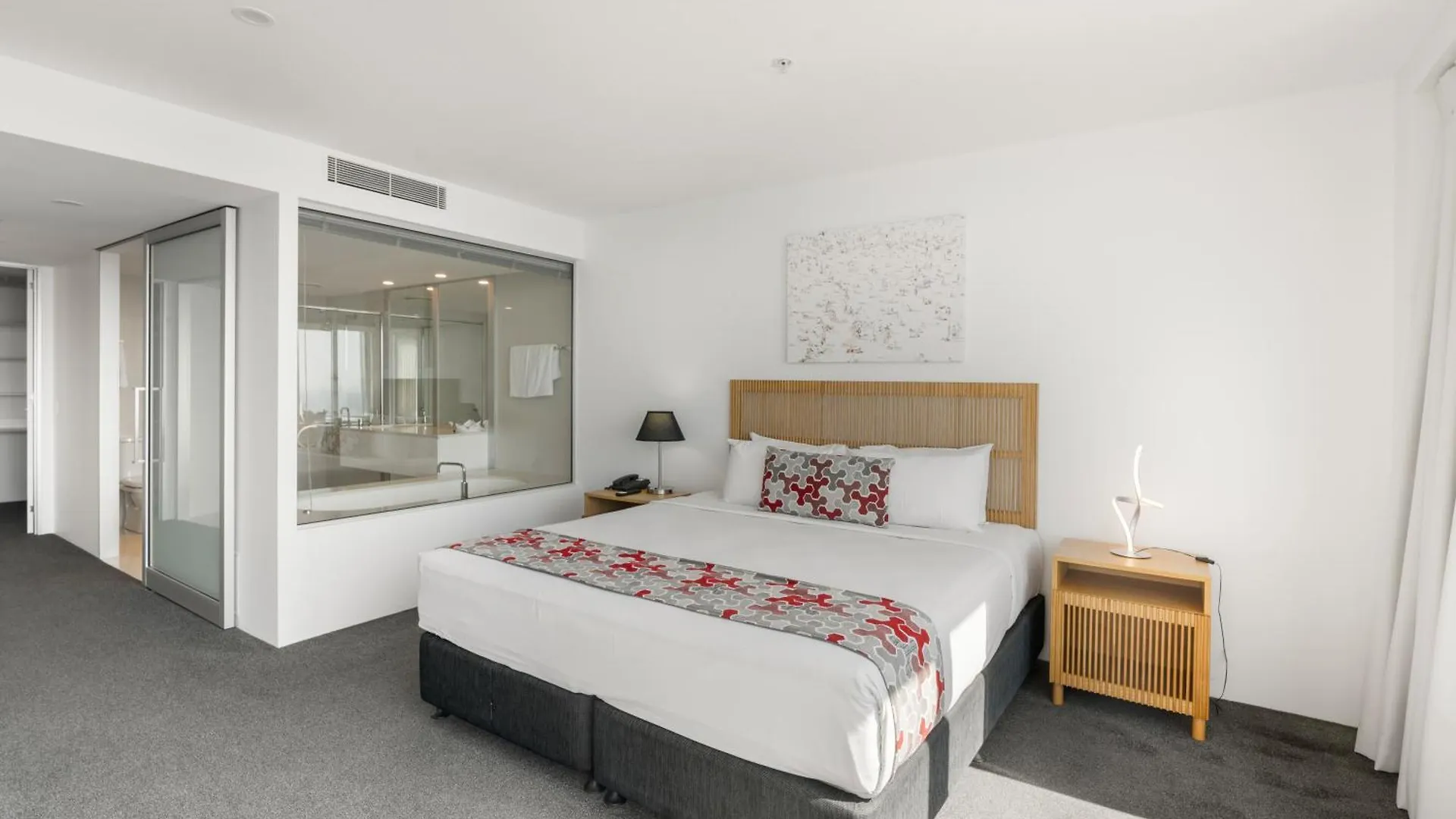 Q1 Resort & Spa - Official Gold Coast 4*,